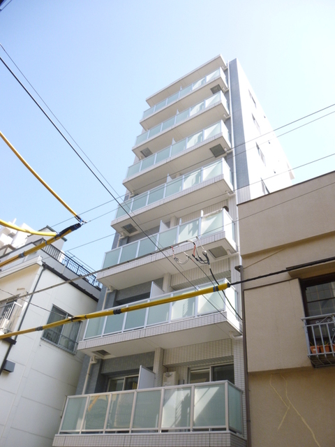 建物外観　８階建ての賃貸マンション