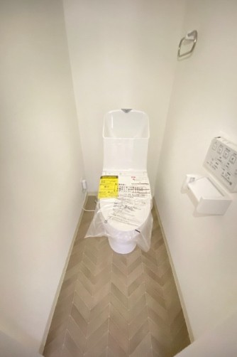 トイレ　※別物件の写真になります