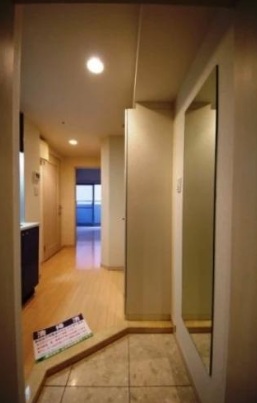 玄関　※同建物内の別部屋参考写真です