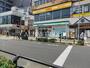 コンビニ　ファミリーマート武蔵境駅北口店（コンビニ）まで266m