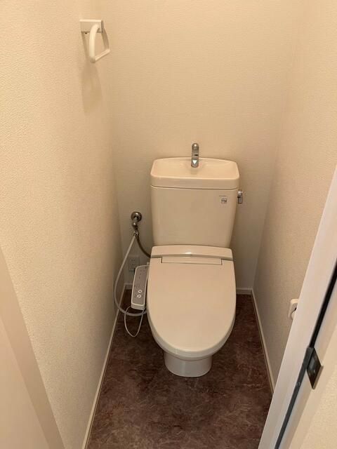 トイレ　写真は別部屋です。