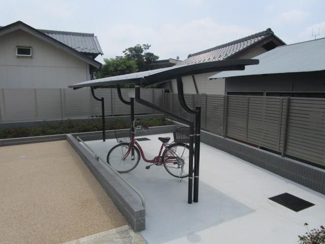 その他共有部分　★屋根付きの駐輪スペース★