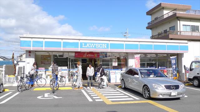 コンビニ　ローソン（コンビニ）まで100m
