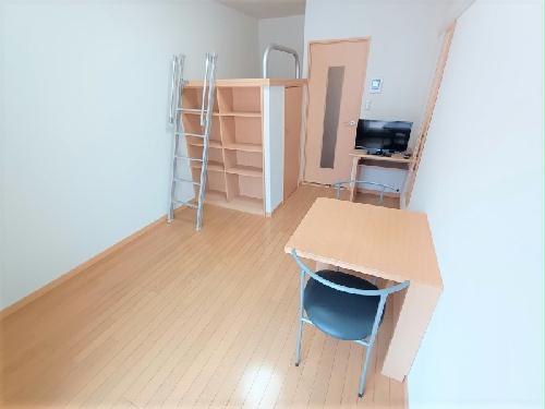居室・リビング　家電・家具付きのお部屋です。