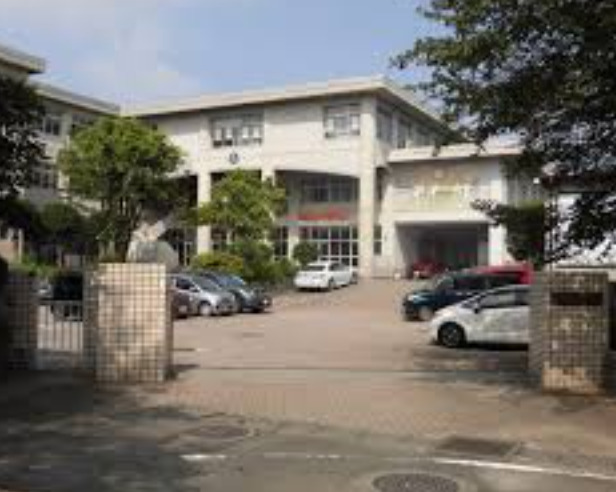 中学校　熊本市立清水中学校（中学校）まで746m