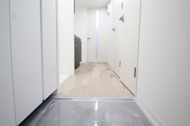 玄関　※別部屋の参考写真です※