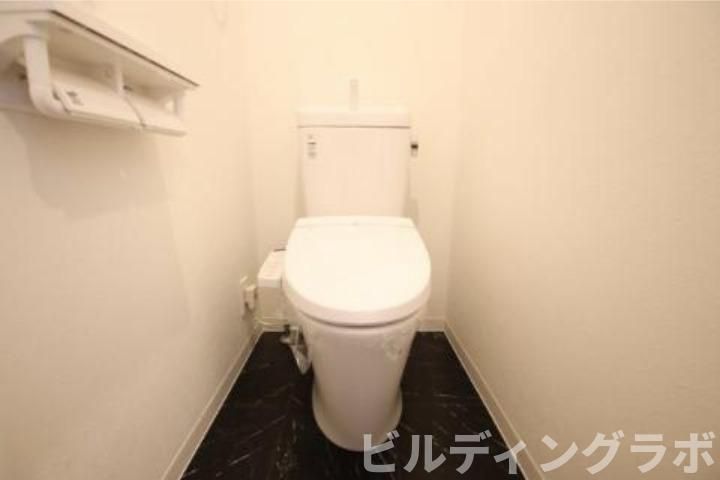 トイレ　別号室参考画像です。