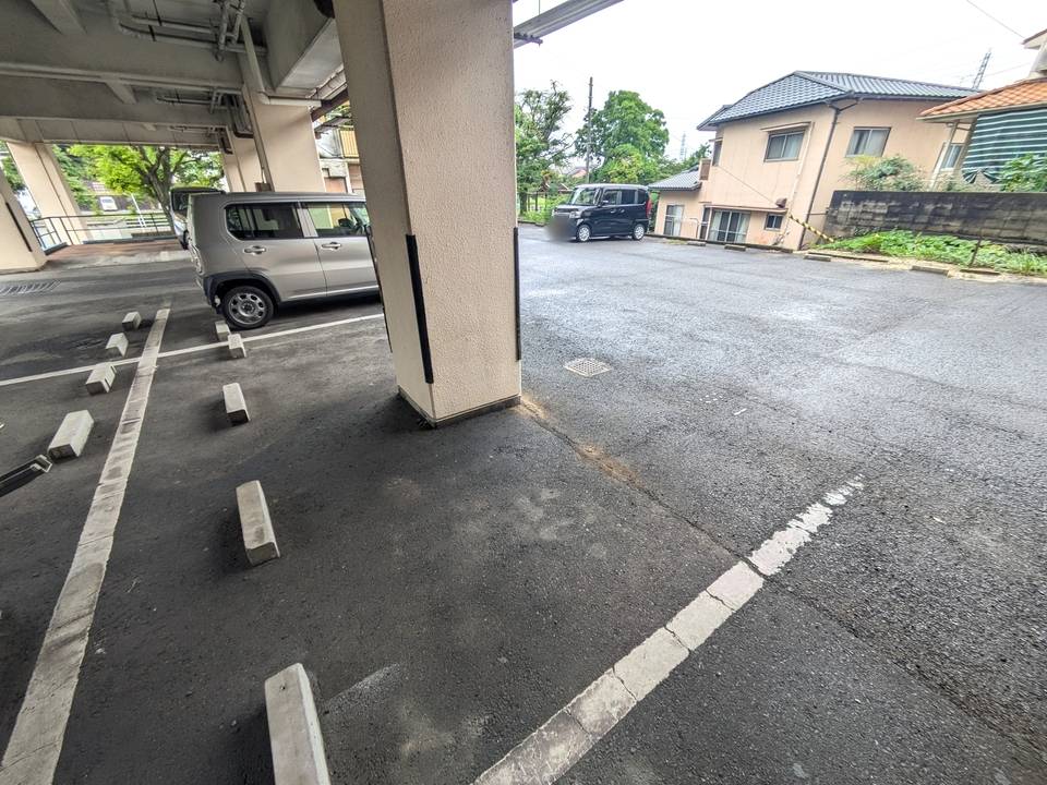 駐車場　駐車場