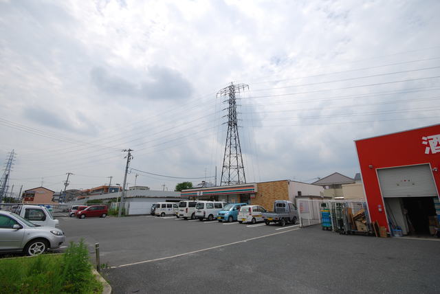 コンビニ　セブンイレブン交野私部4丁目店（コンビニ）まで734m