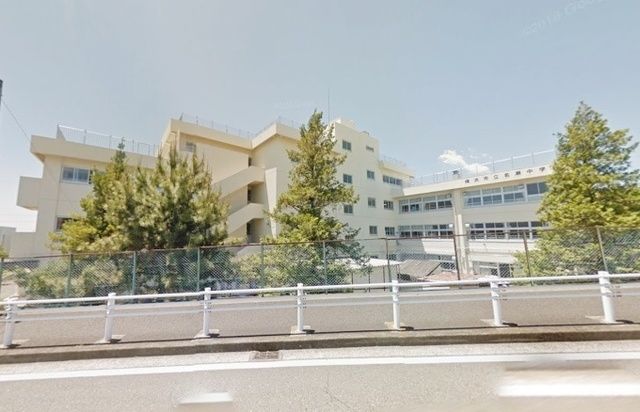 中学校　横浜市立名瀬中学校（中学校）まで355m