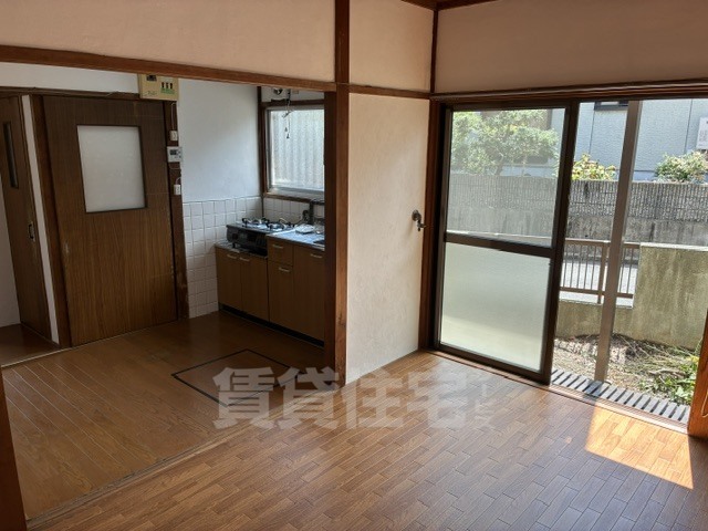ＪＲ東海道本線 石山駅 徒歩14分 2階建 築55年の居間写真