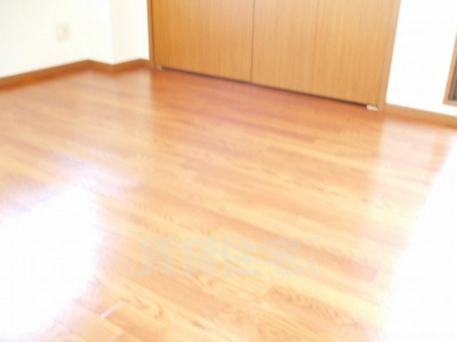 阪神本線 出屋敷駅 徒歩9分 4階建 築24年の居間写真