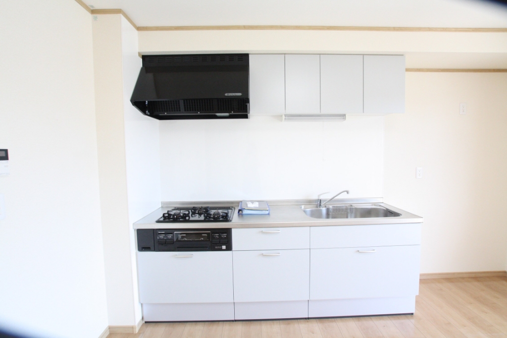 キッチン　※同タイプの写真となります。現状優先