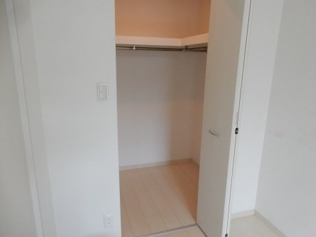 収納　収納豊富なウォークインクローゼット