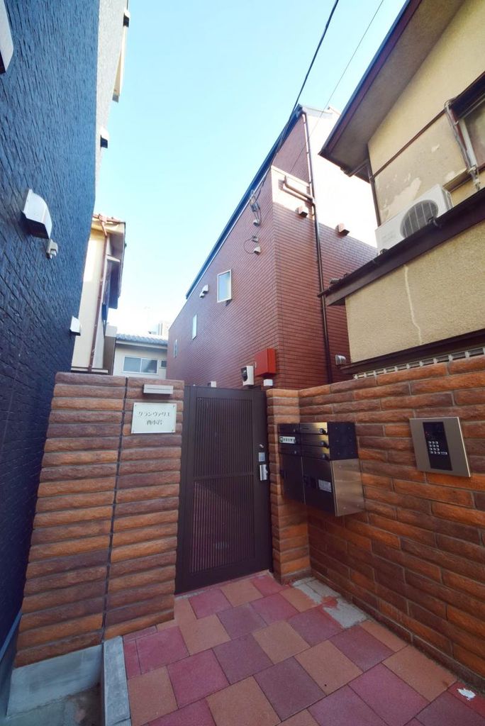建物外観　エントランス