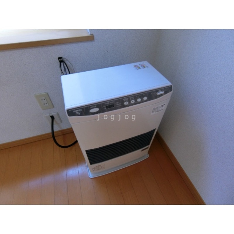 その他設備　冬はあったか石油ストーブです。