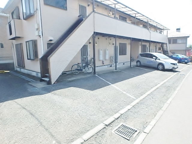 ＪＲ横浜線 橋本駅 バス乗車時間：10分 最寄りバス停で下車 徒歩1分 2階建 築33年の外観写真