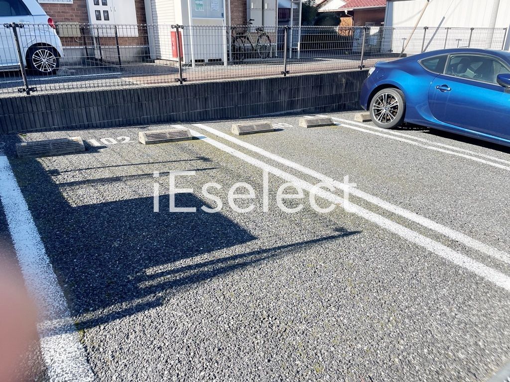 駐車場　敷地内駐車場も募集中です！