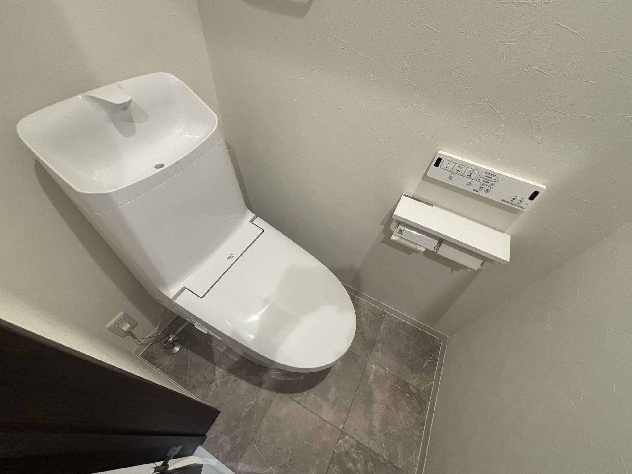 ＪＲ仙石線 榴ケ岡駅 徒歩10分 2階建 築3年のトイレ写真
