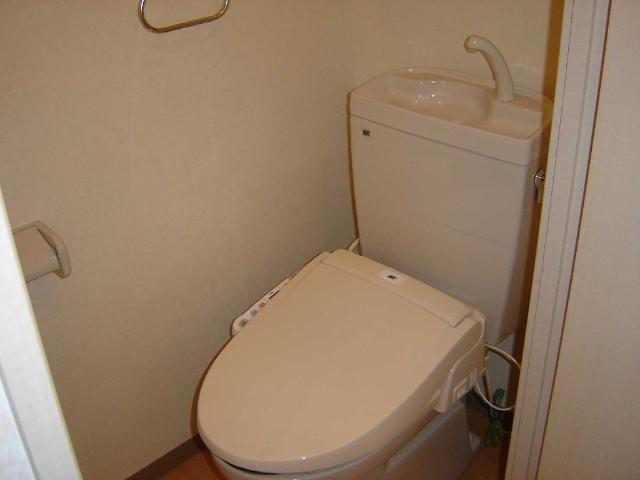 山陽電鉄本線 浜の宮駅 徒歩3分 2階建 築18年のトイレ写真