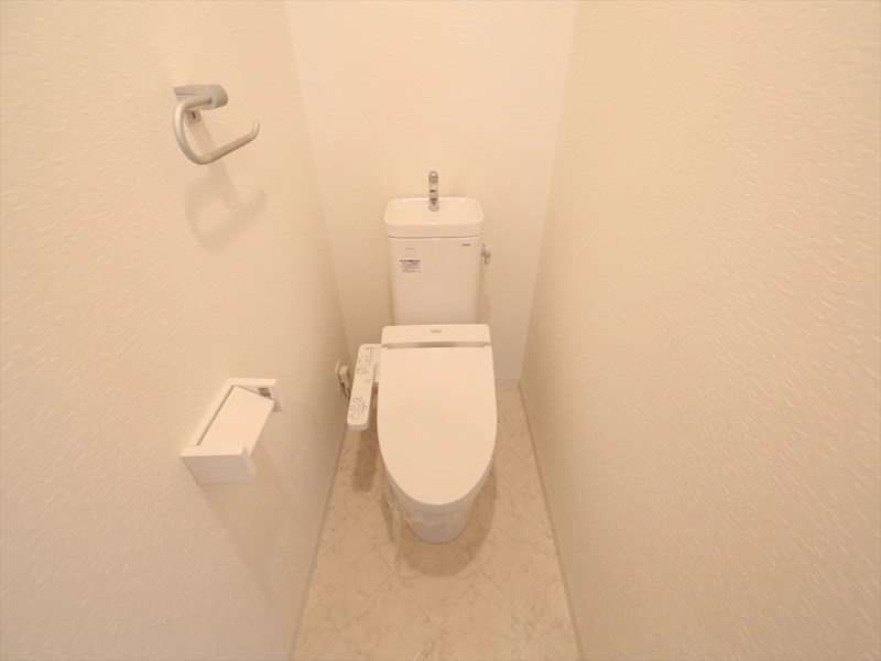 名鉄名古屋本線 金山駅 徒歩5分 14階建 築11年のトイレ写真
