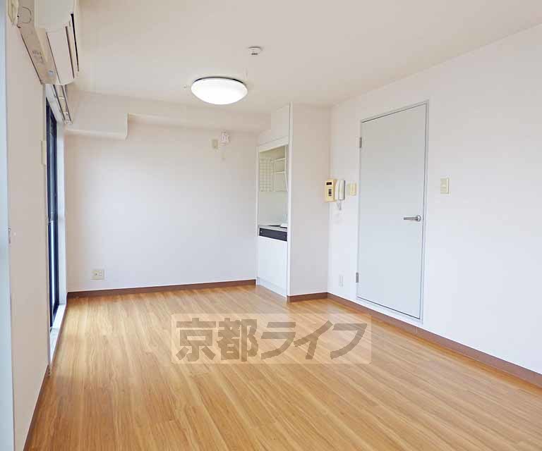居室・リビング　広々とした室内です。