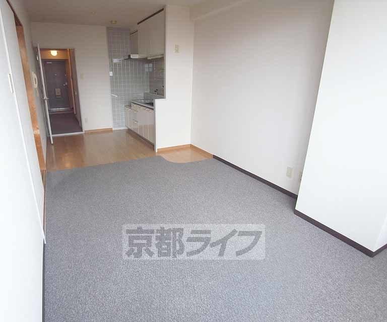 居室・リビング　落ち着いた雰囲気のお部屋です
