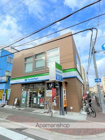 コンビニ　ファミリーマート（コンビニ）まで107m