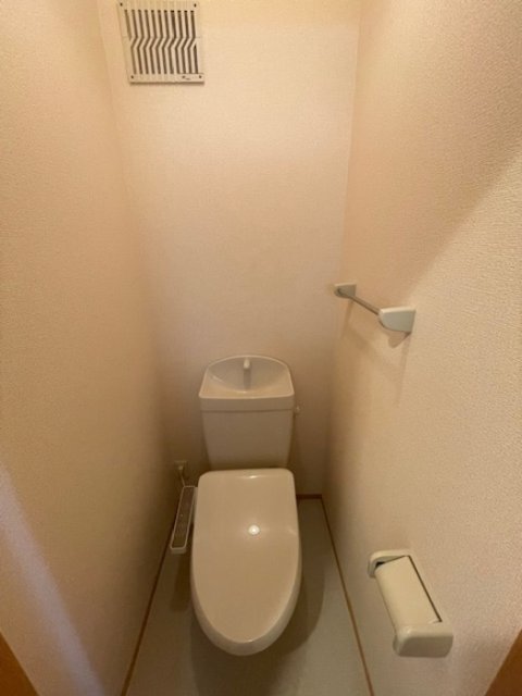 クリエ西山本のトイレ写真
