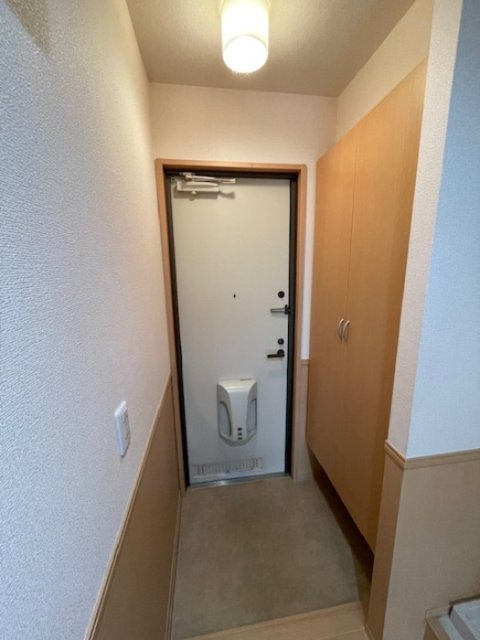 クリエ西山本の玄関写真
