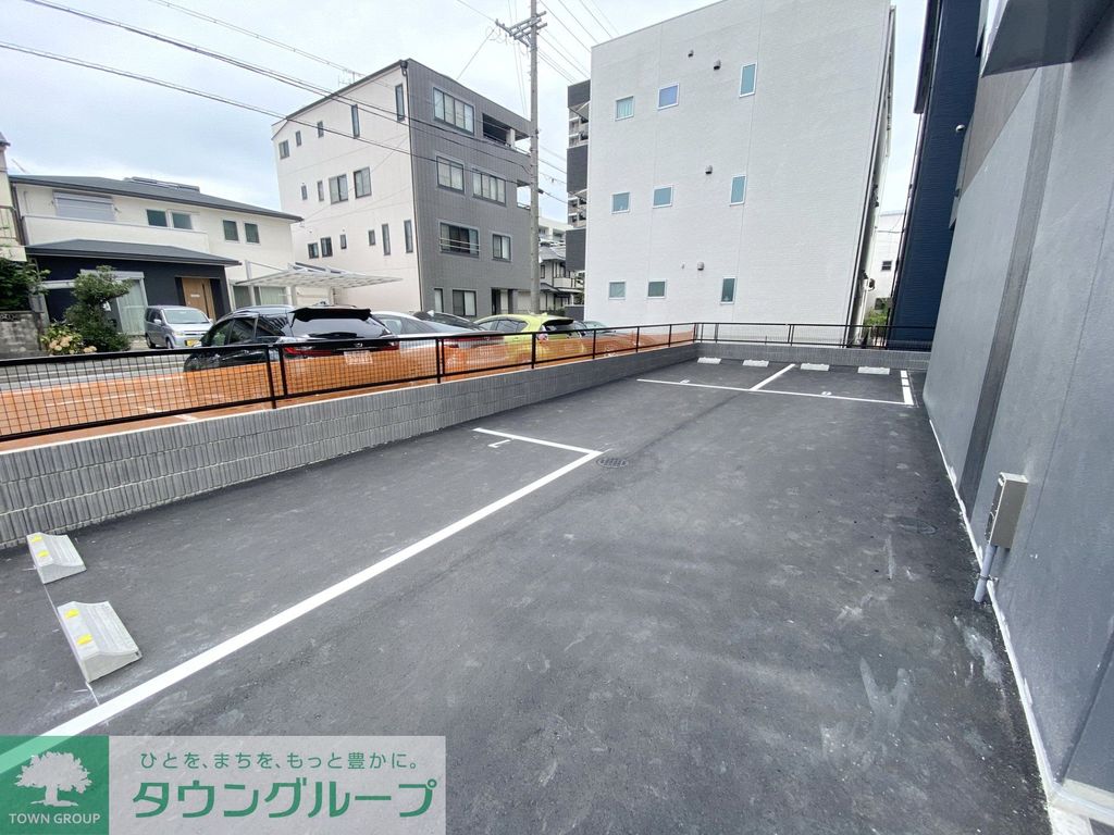 駐車場　駐車場