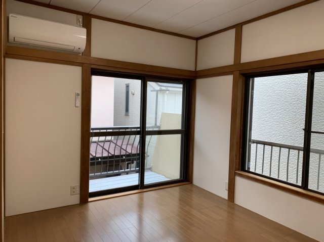 千草台戸建の居間写真