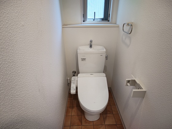 トイレ　※別部屋の写真です