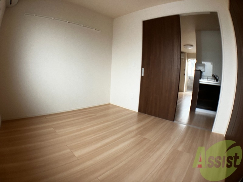 その他部屋・スペース　５帖の洋室があります。寝室にできそうですね。