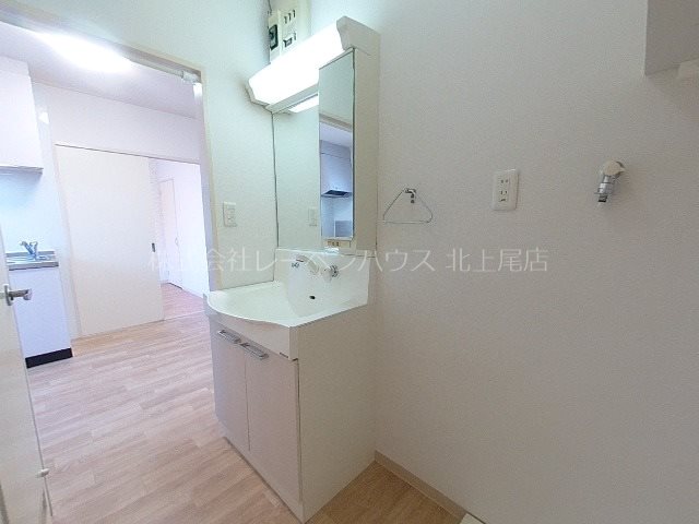 洗面設備　洗髪洗面化粧台にて朝シャンもできますよ