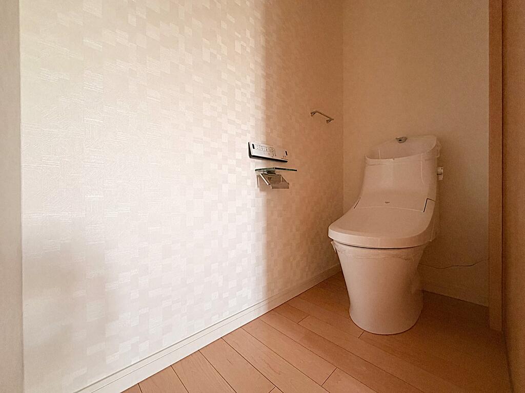 グランツリー富塚 204号のトイレ写真