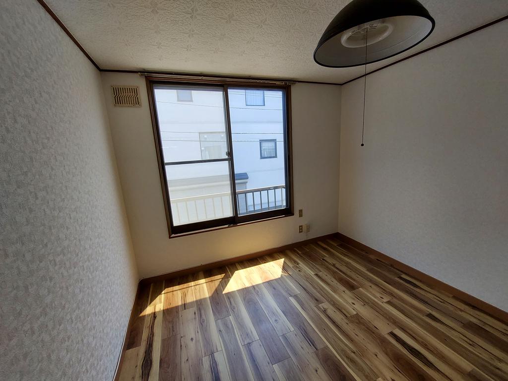 札幌市豊平区平岸五条のアパートの居室・リビング