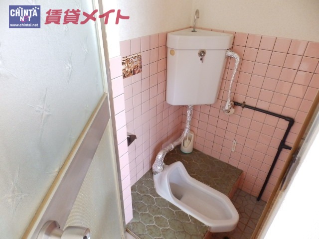 【鳥羽市大明西町のアパートのトイレ】
