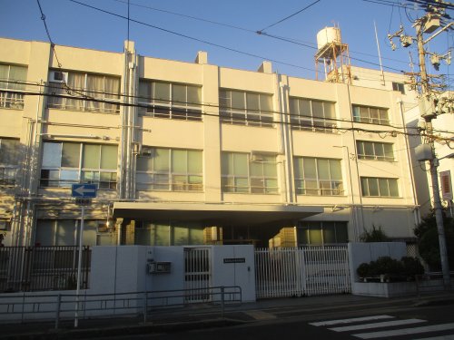中学校　大阪市立加賀屋中学校（中学校）まで293m