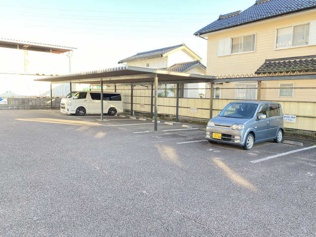 【ＥＡＳＴの駐車場】