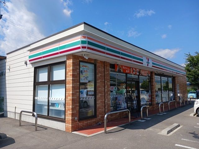 コンビニ　セブンイレブン戸倉内川店（コンビニ）まで500m