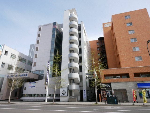 北海道札幌市中央区大通西１７（マンション）の賃貸物件の外観