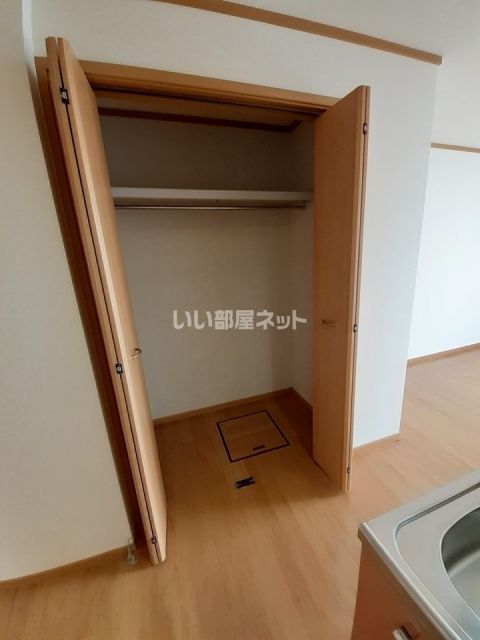 【西条市三津屋南のアパートの収納】