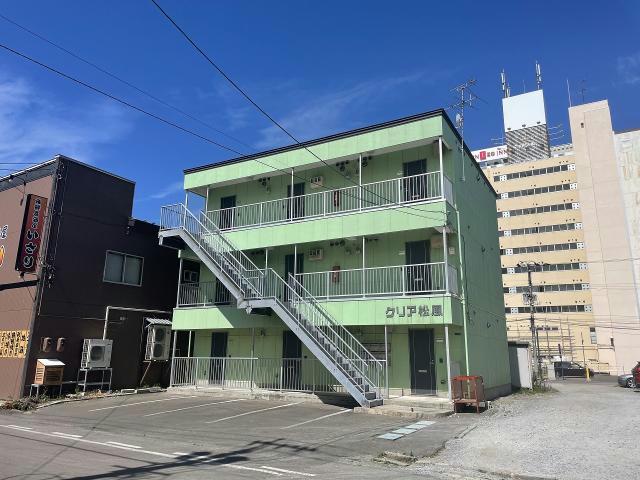 函館市松風町のアパートの建物外観