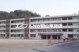 【玉野市宇野のアパートの小学校】