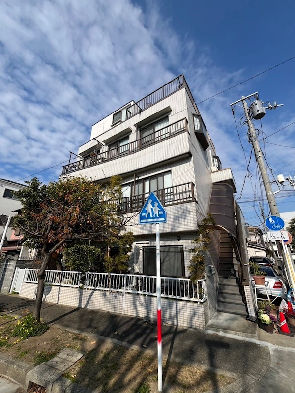 川崎市幸区戸手本町のマンションの建物外観