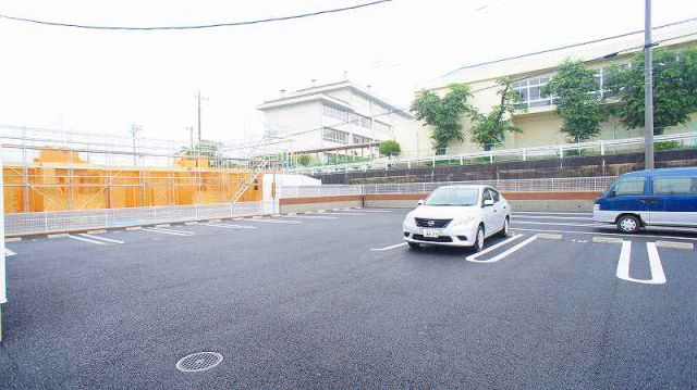 【秩父市山田のアパートの駐車場】