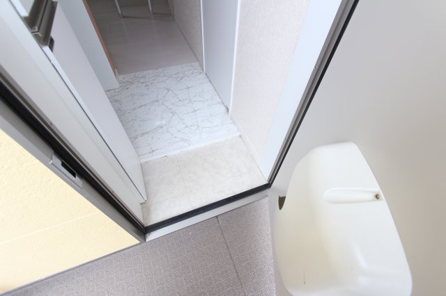 玄関　同タイプ参考写真です。
