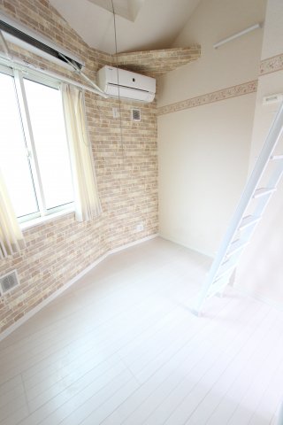 居室・リビング　同タイプ参考写真です。