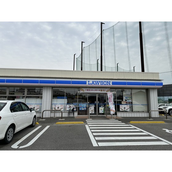 コンビニ　ローソン富山掛尾北店（コンビニ）まで373m
